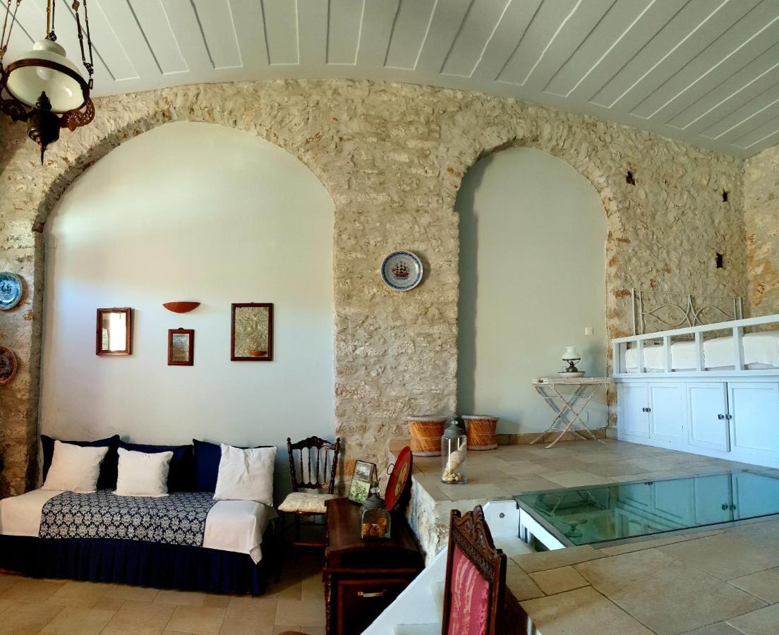 Traditional Seafront Apartment Simi Exterior foto