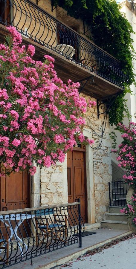 Traditional Seafront Apartment Simi Exterior foto
